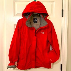 The North Face Women’s Hyvent Rain Jacket Red